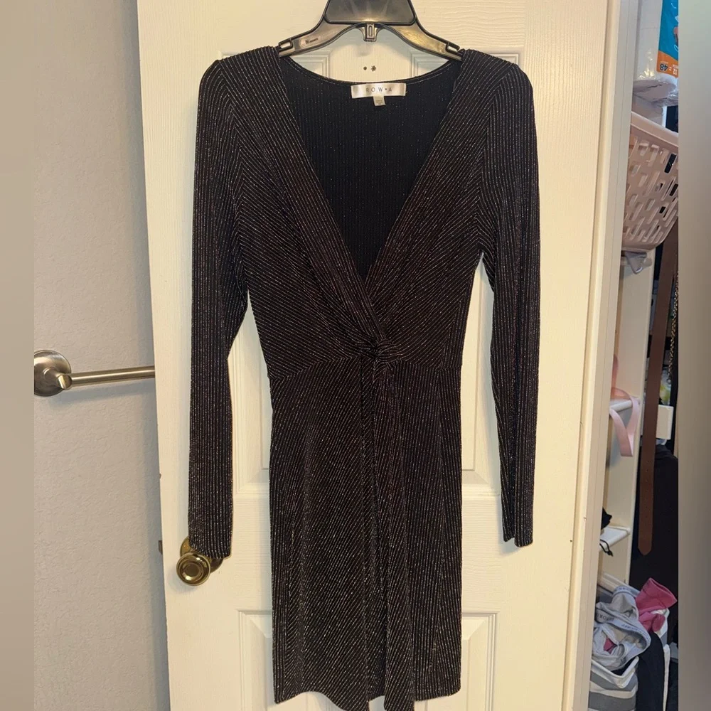 Black & Gold Glitter Long Sleeve Dress - Picture 3 of 6